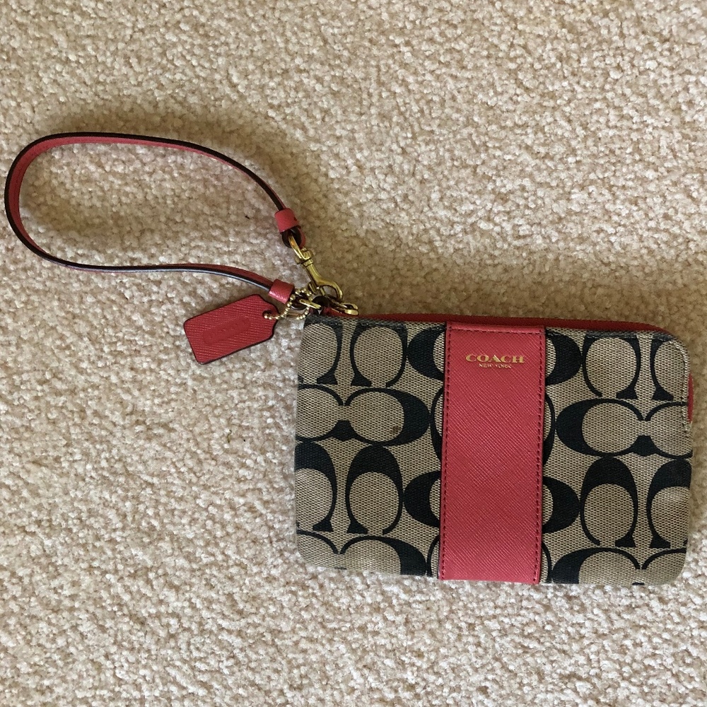 Coach- Corner Zip Wristlet